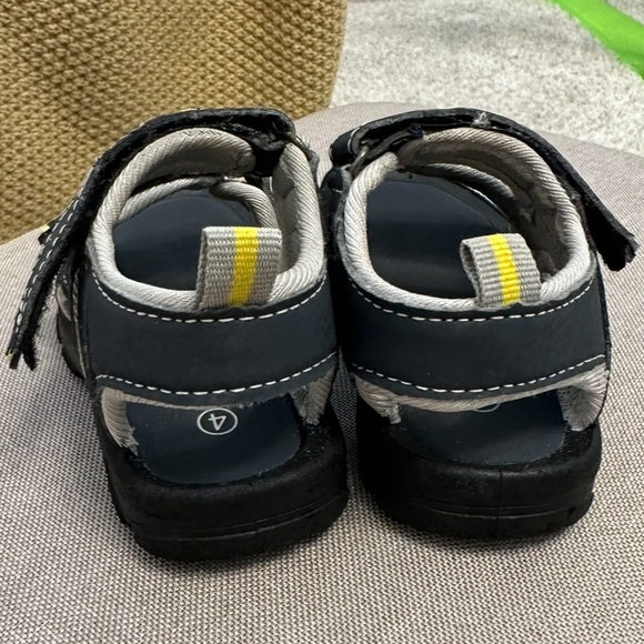 Gerber unisex sandals - in great condition! - Picture 2 of 3